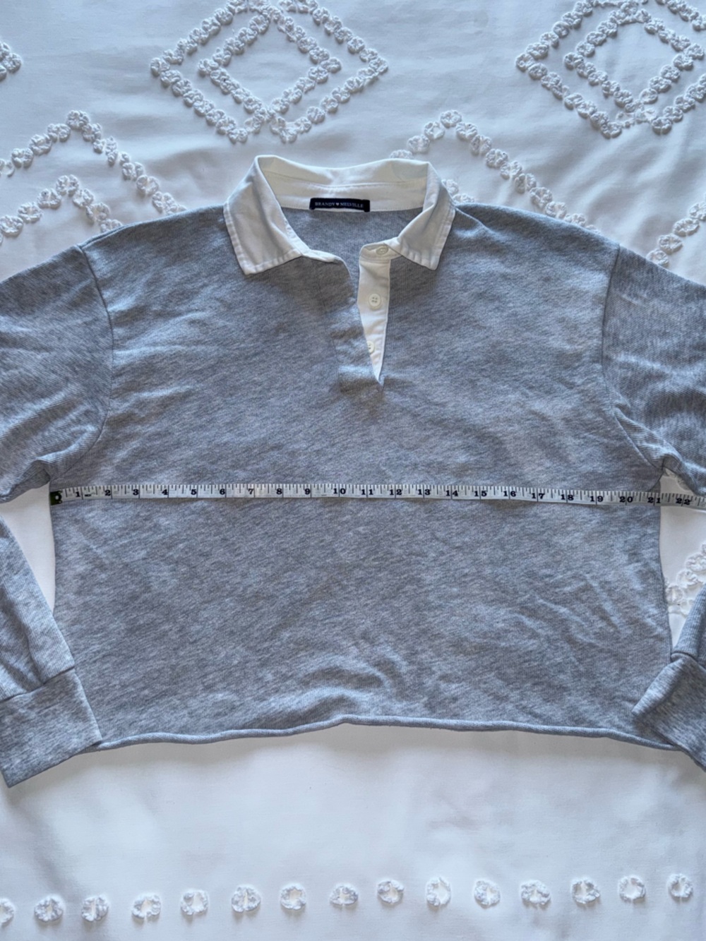 Brandy Melville Collared Long Sleeve Crop Top - Picture 7 of 7